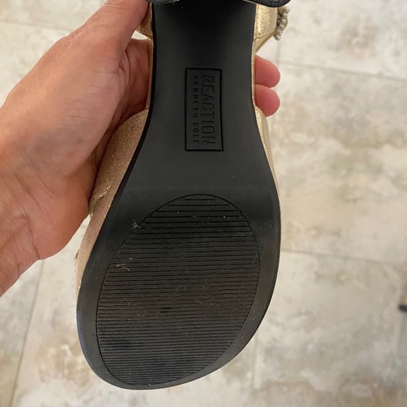 Reaction Kenneth Cole Gold platform heels - Picture 5 of 7